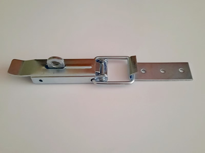 Kilit Takılan Büyük Kaput